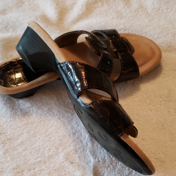 Shoes/sandle - Picture 3 of 4